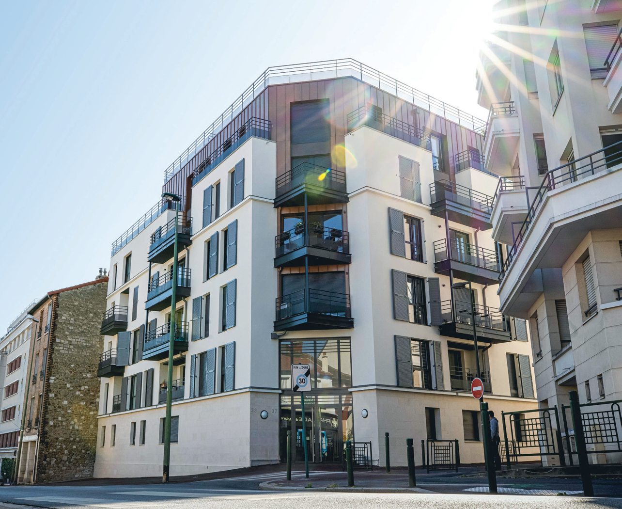 Le 33 à Suresnes, photographie issue de la plaquette SOFAPROM, vue 1